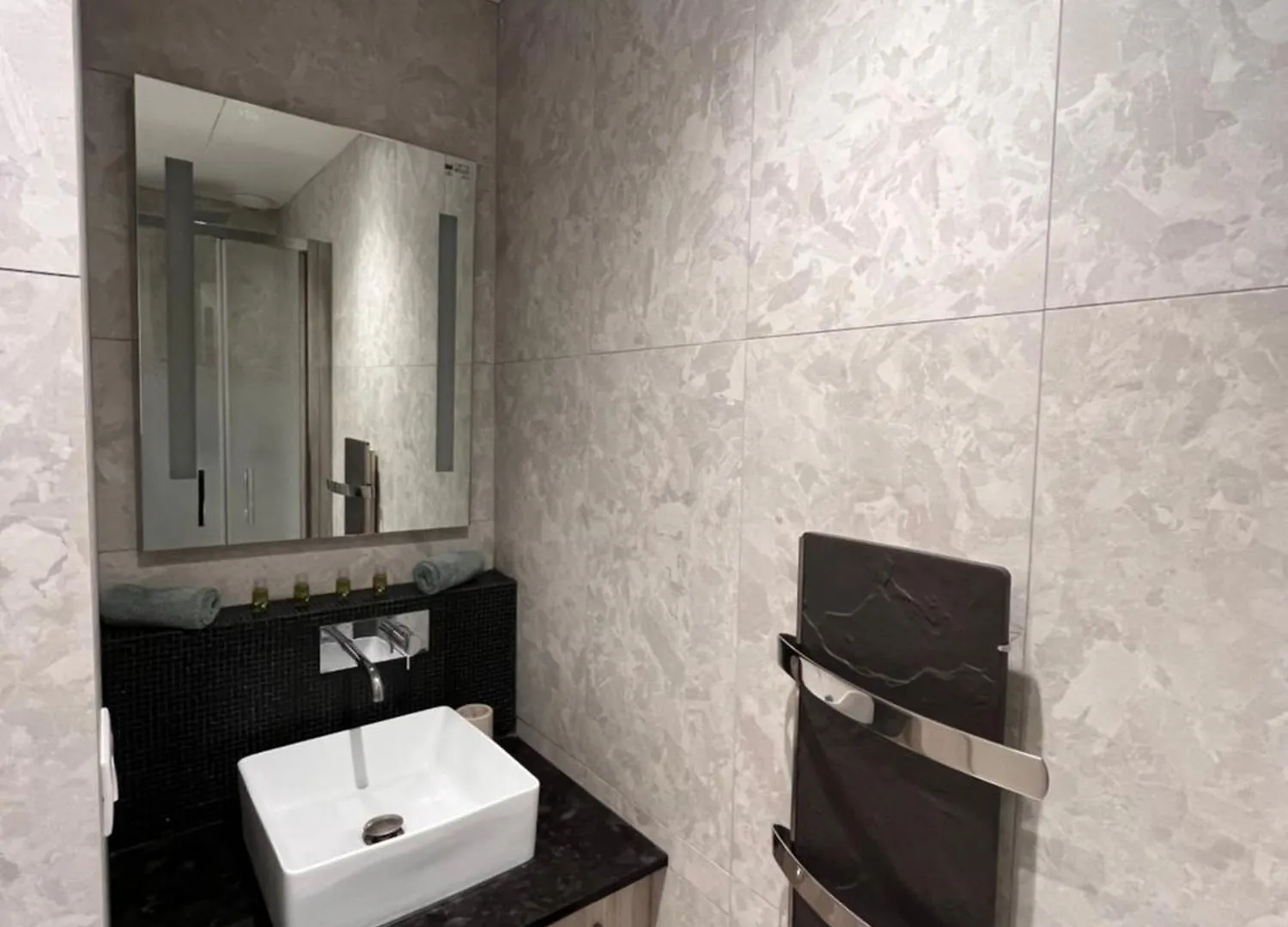 Apartment Appartement A Saint-Paul En Plein Coeur Du Marais 4 Pers Paris France